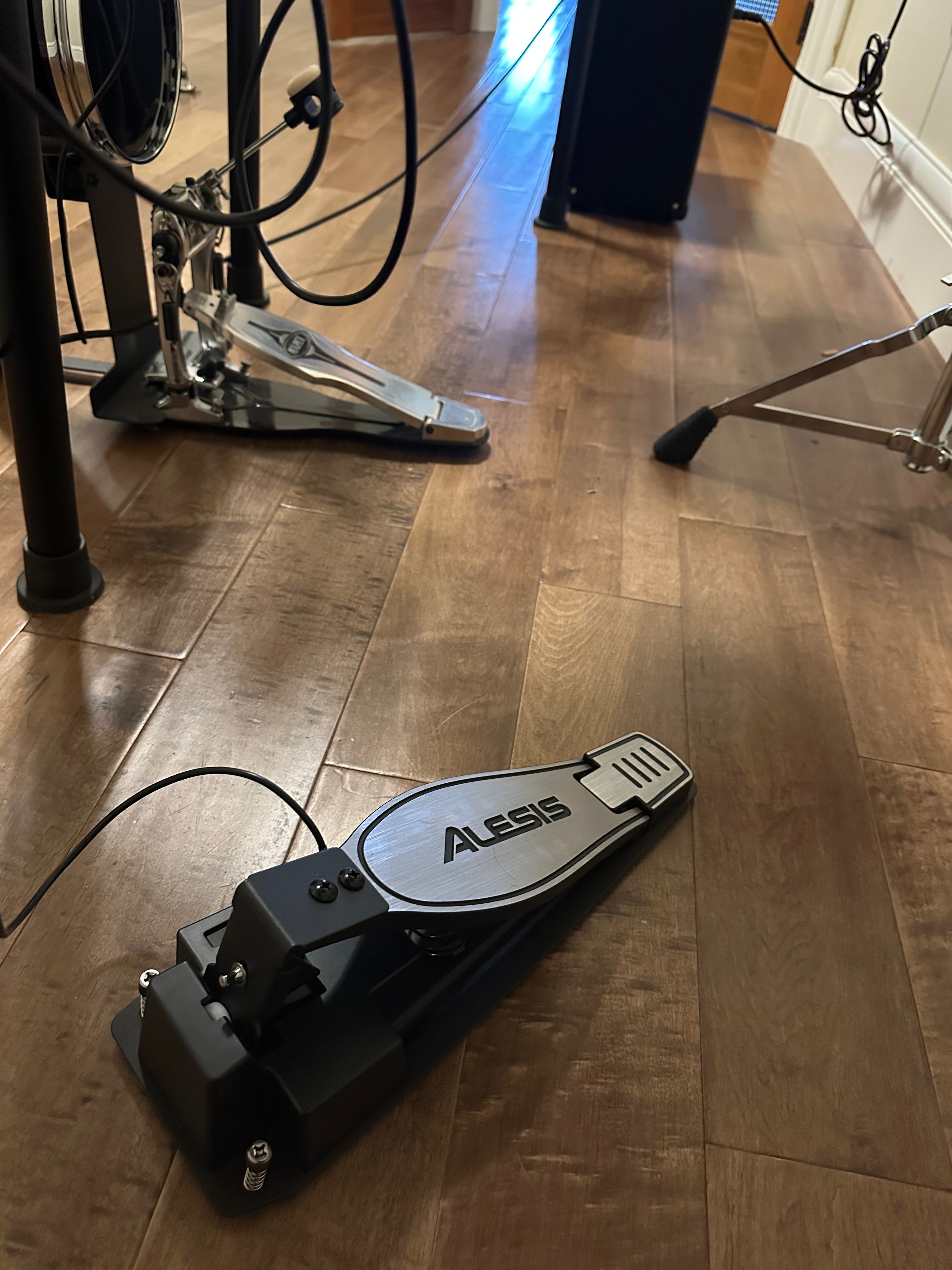 Alesis DM10 Electronic Drum Kit – Full Set