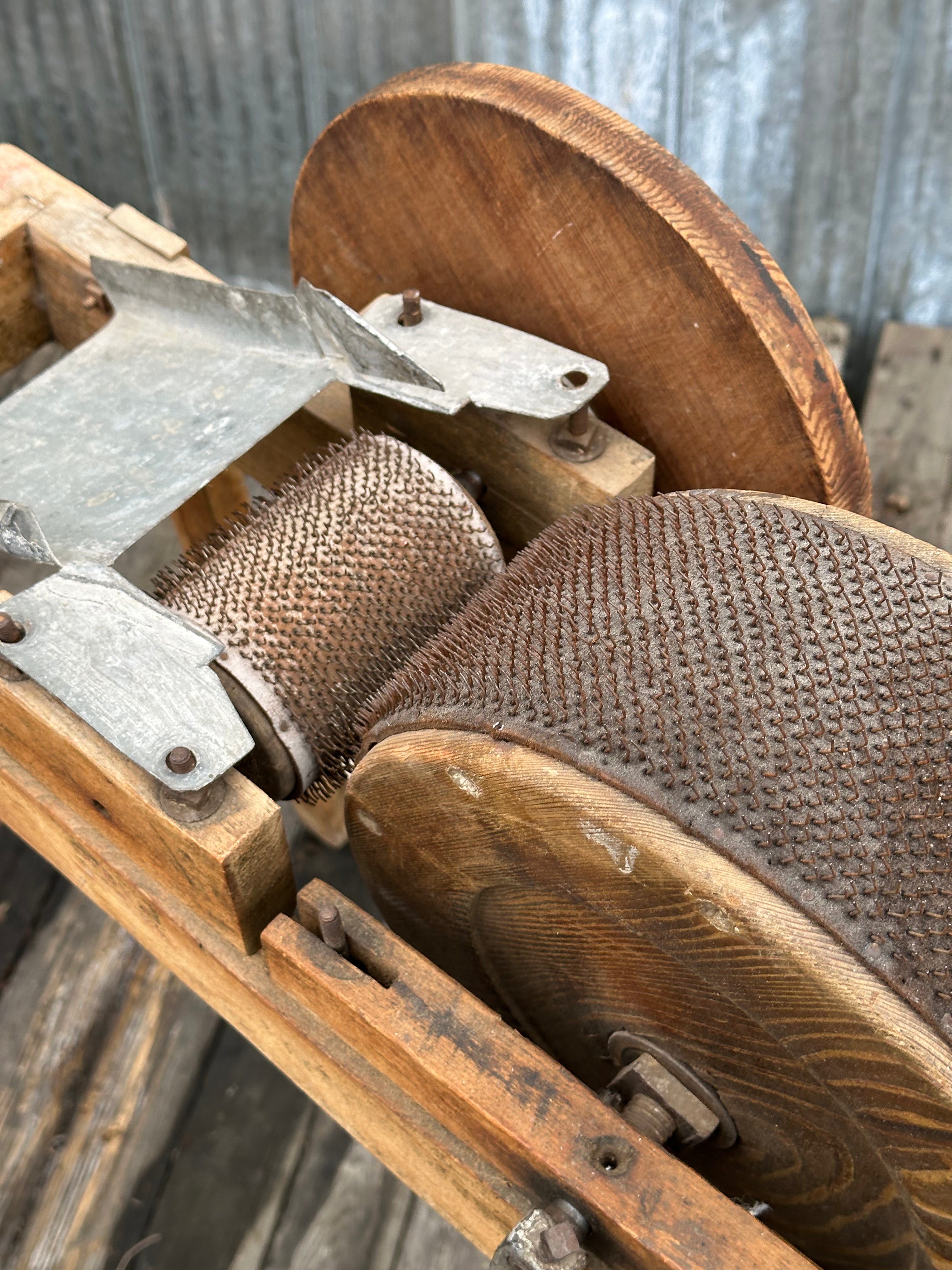 Antique Hand-Cranked Wool Carding Machine / Drum Carder – Working