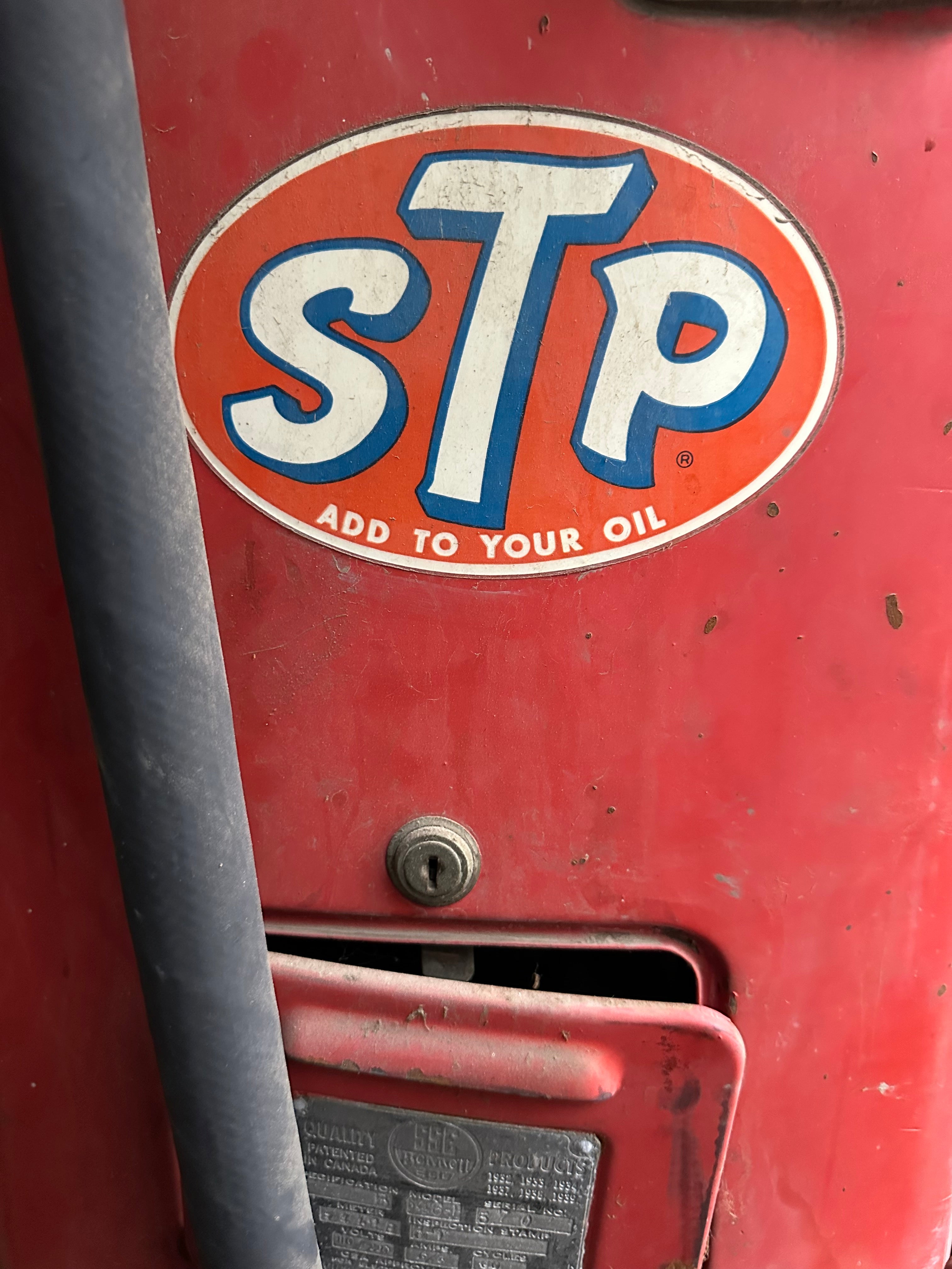 Vintage Canadian Gas Pumps – HOME Regular – Original Mid-Century Petroliana