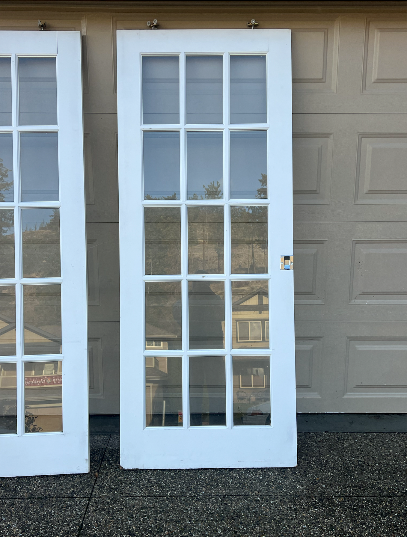 PAIR OF WHITE INTERIOR FRENCH DOORS – GLASS PANELS