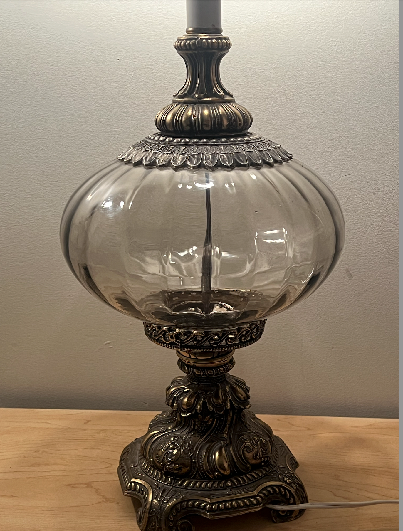 Vintage Ornate Table Lamp (Single Stand