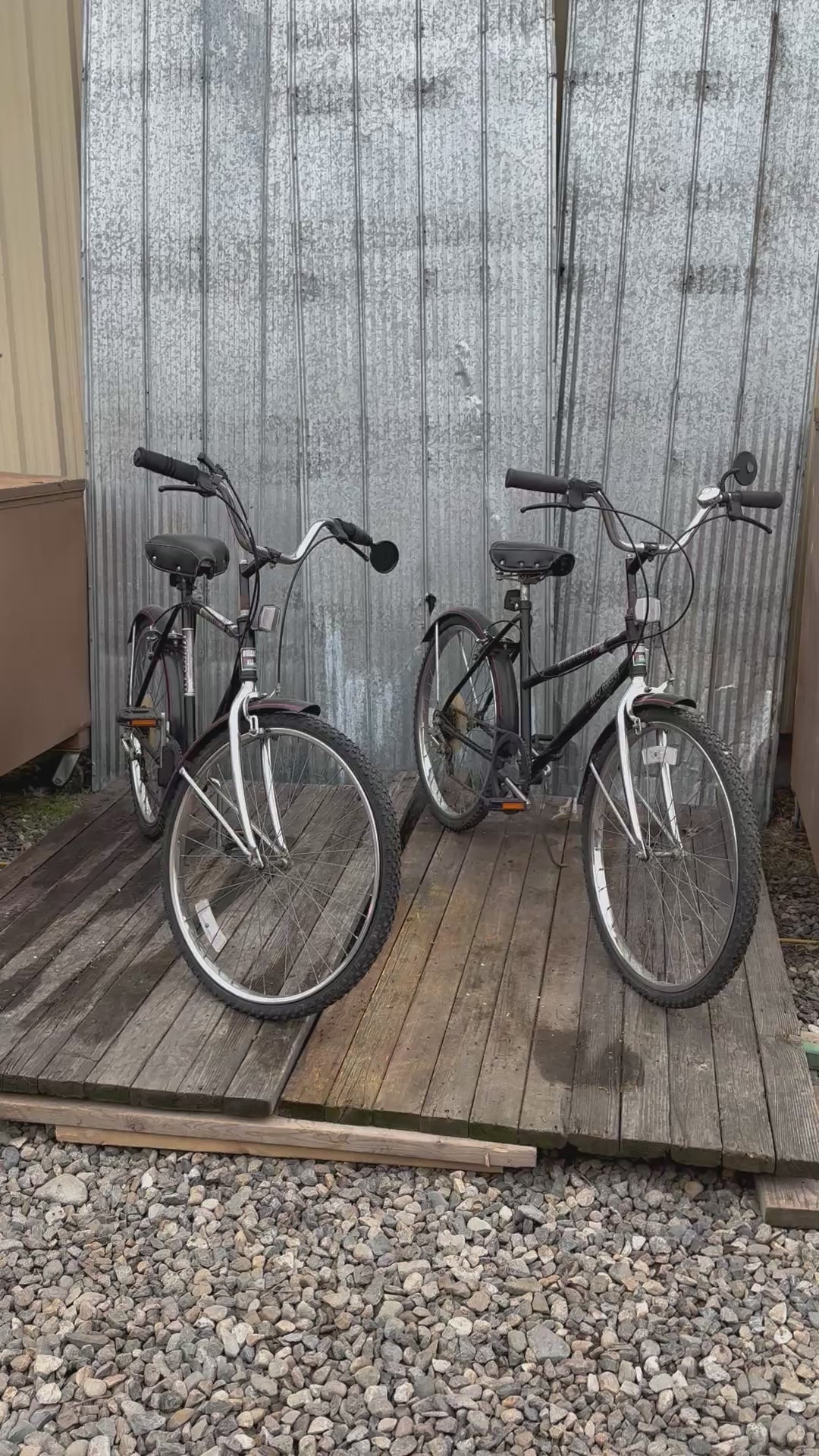 Men’s & Women’s Cruiser Bikes (pair)