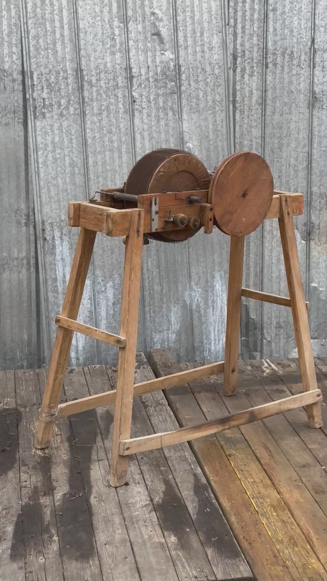 Antique Hand-Cranked Wool Carding Machine / Drum Carder – Working